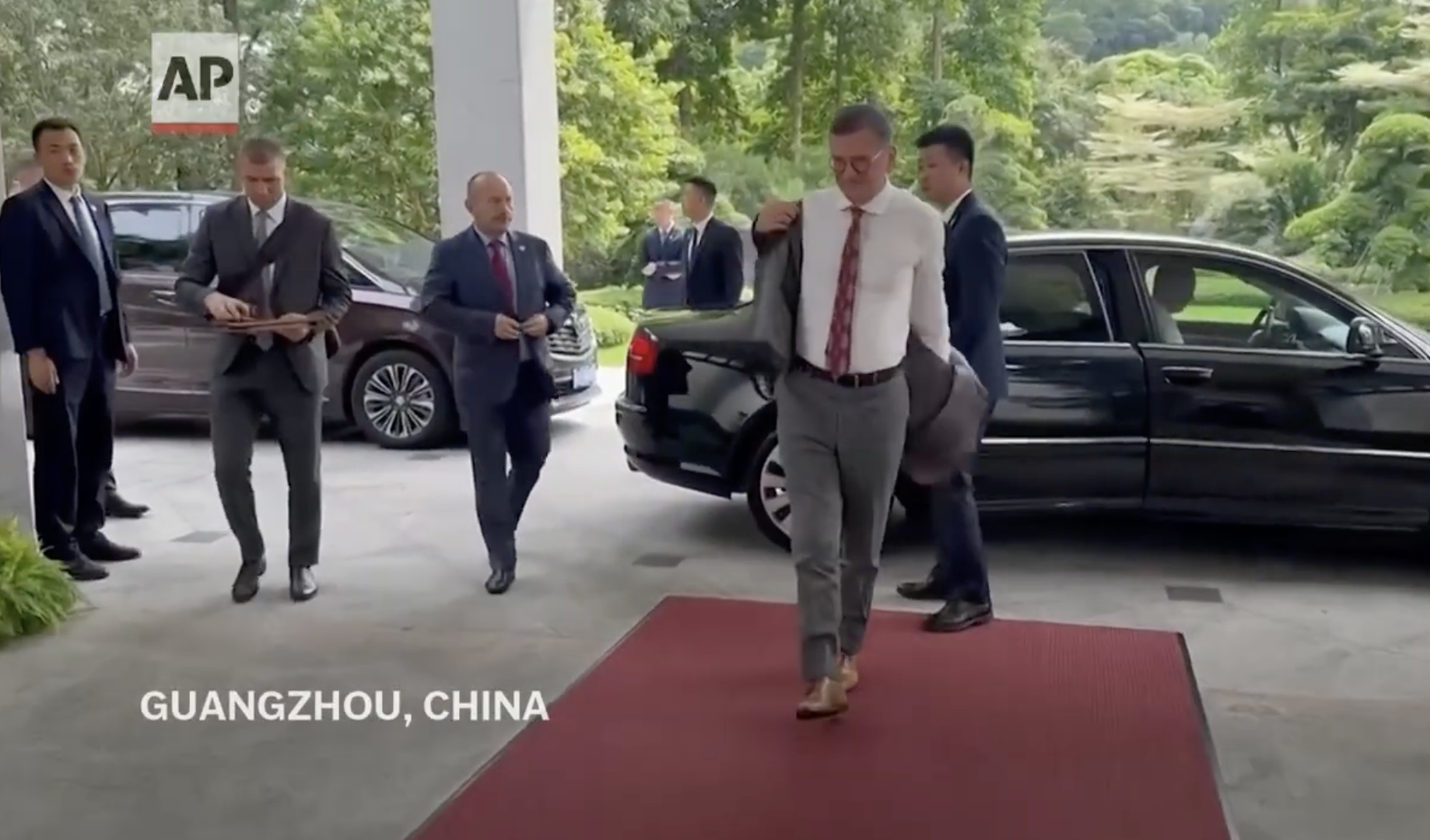 Russian Media Reports Chinese Diplomats Say Ukraine Ready For Negotiations To End War